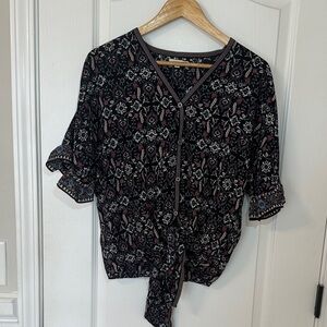 Max Studio Black and White Floral Blouse